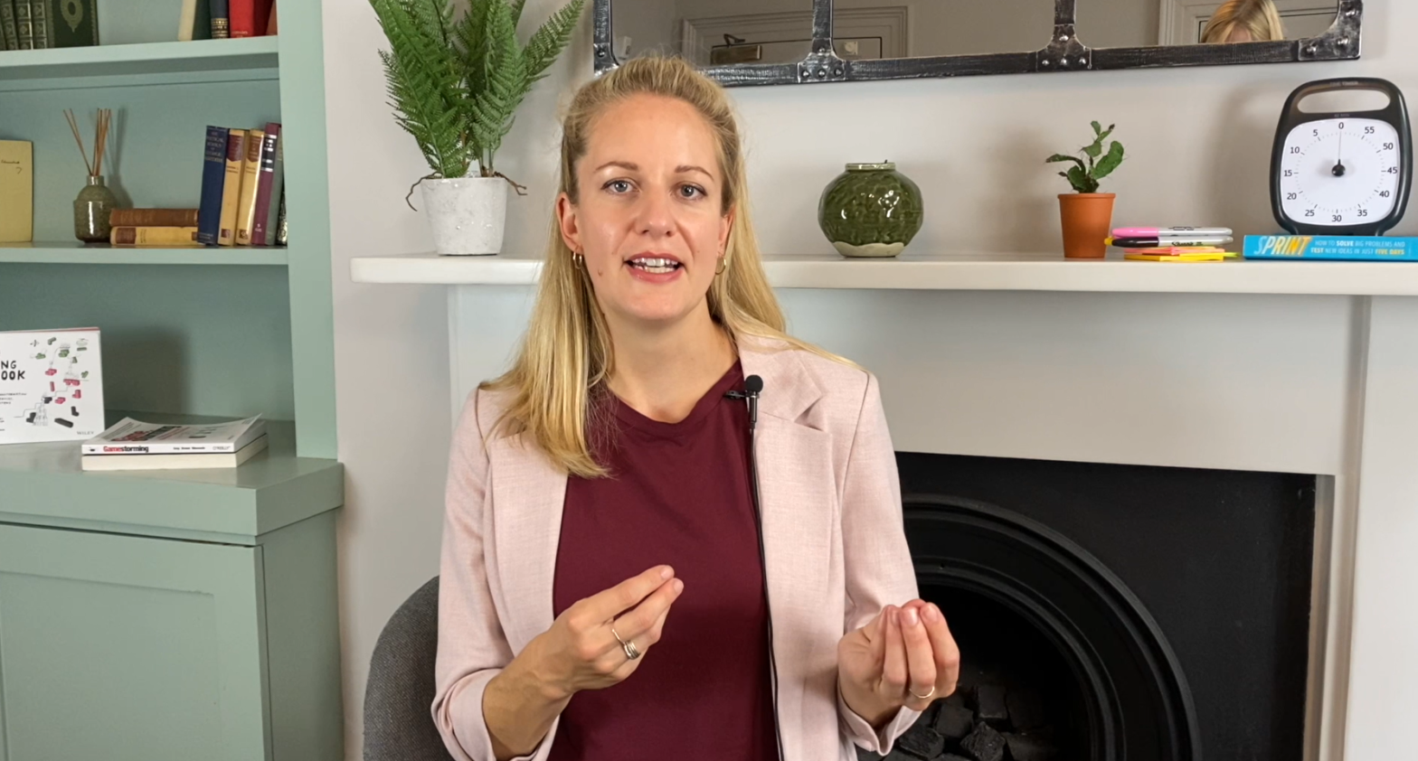 A photo showing Eleanor Gibson talking while facing the camera. This is a screenshot from the facilitation course